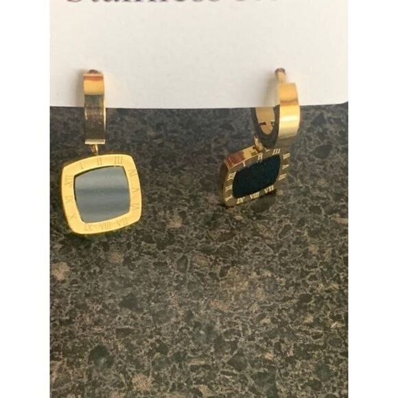 Fashion titanium steel roman numerals geometric square earrings - Picture 4 of 10